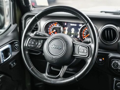 Used 2021 Jeep Gladiator Sport image 14