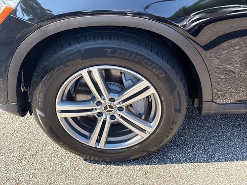Used 2022 Mercedes-Benz GLC 300 w/ Premium Package Lite image 11