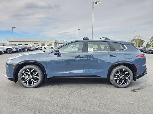 New 2026 Toyota Crown Signia w/ Tow-Hitch Package (TMS) AWD/4WD image 2