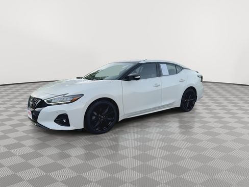 Used 2023 Nissan Maxima SR w/ Sport Mat Group FWD image 4