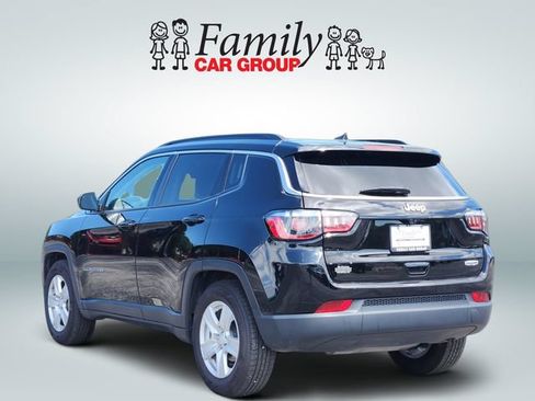 Used 2022 Jeep Compass Latitude w/ Convenience Group FWD image 3