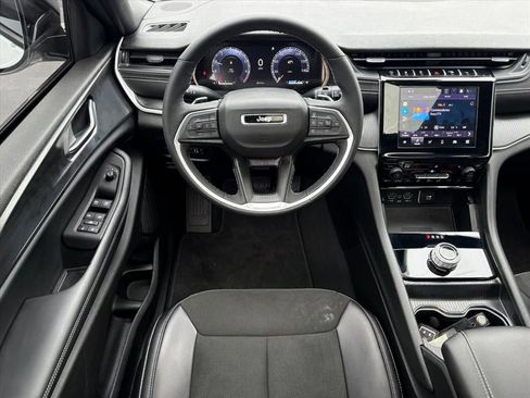 Used 2025 Jeep Grand Cherokee Altitude w/ Trailer Tow Package image 22