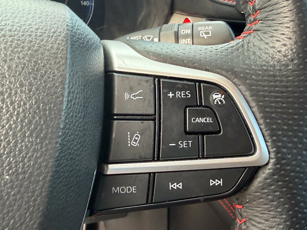 Used 2025 Toyota Sienna XSE w/ XSE Plus Package FWD image 32