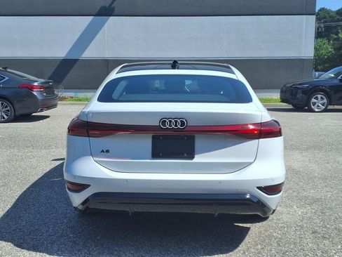 Used 2025 Audi A6 e-tron Premium Plus RWD image 5