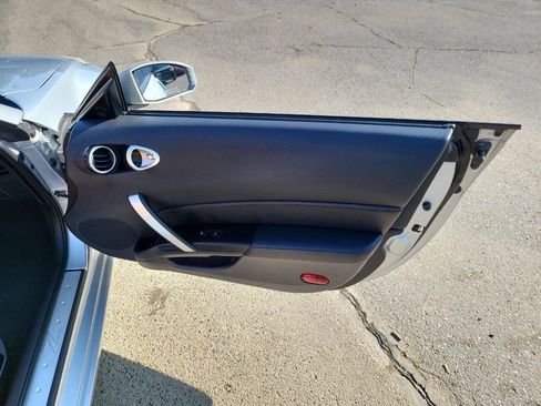Used 2006 Nissan 350Z Enthusiast w/ (S02) Side Air Bags Pkg RWD image 32