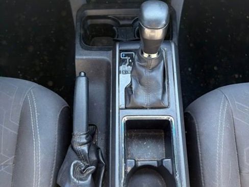 Used 2017 Toyota Tacoma TRD Off-Road AWD/4WD image 13