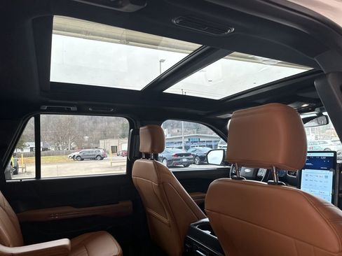 Certified 2022 Ford Expedition Platinum image 26