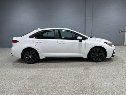 Certified 2023 Toyota Corolla SE w/ Carpet Mat Package (TMS) image 3