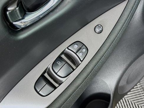 Certified 2023 Nissan Leaf S image 19