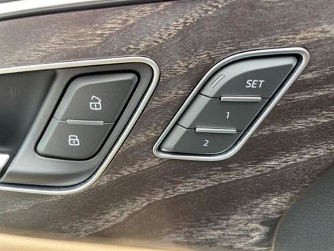 Used 2021 Audi Q8 Premium w/ Convenience Package AWD/4WD image 18