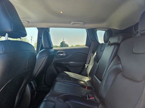 Used 2023 Jeep Cherokee Altitude Lux AWD/4WD image 25