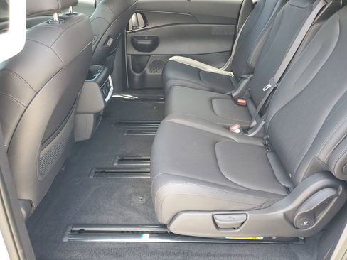 New 2026 Kia Carnival SX FWD image 21