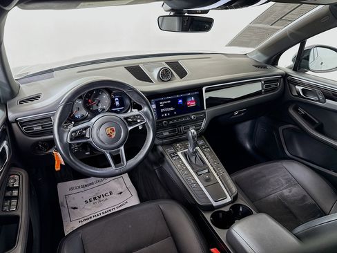 Used 2020 Porsche Macan image 24