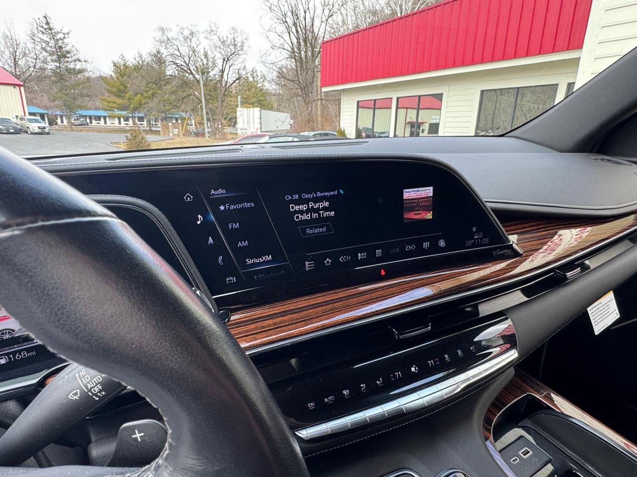 Used 2021 Cadillac Escalade Luxury AWD/4WD image 26