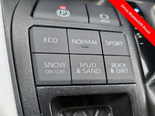 Used 2025 Toyota RAV4 LE AWD/4WD image 15