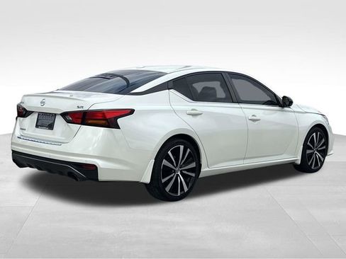 Used 2020 Nissan Altima 2.5 SR w/ Premium Package image 7