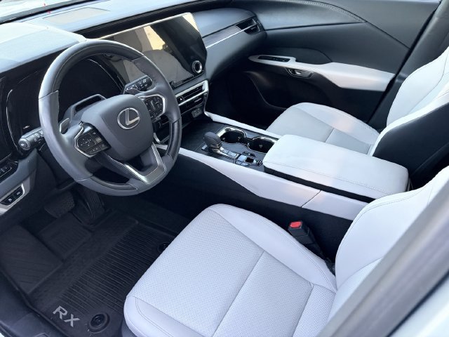 Used 2025 Lexus RX 350h AWD/4WD image 4