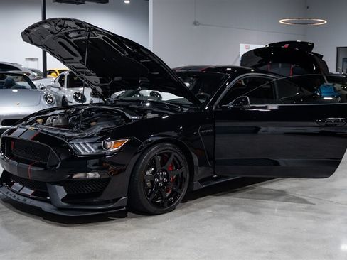 Used 2018 Ford Mustang Shelby GT350R w/ GT350R Equipment Group 920A RWD image 34