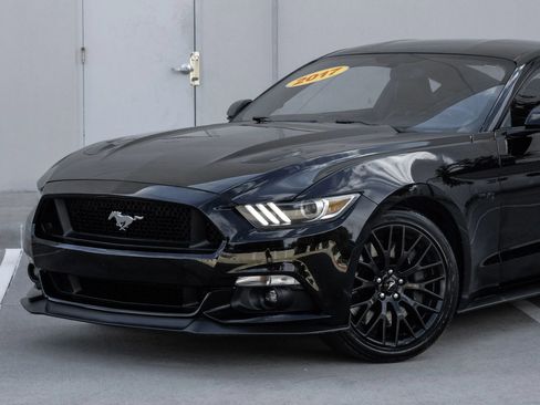 Used 2017 Ford Mustang GT Premium w/ GT Performance Package RWD image 7
