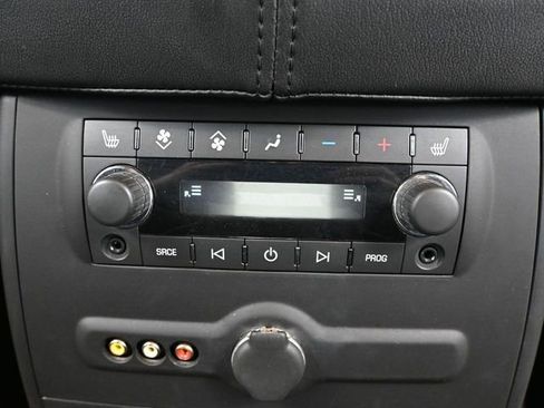 Used 2011 Cadillac Escalade Luxury image 38