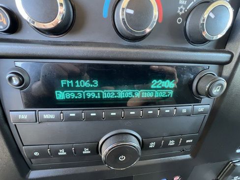 Used 2024 GMC Savana 2500 w/ Driver Convenience Package image 13