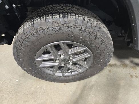 Used 2025 Jeep Wrangler Sport AWD/4WD image 11