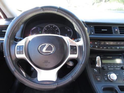 Used 2013 Lexus CT 200h image 24