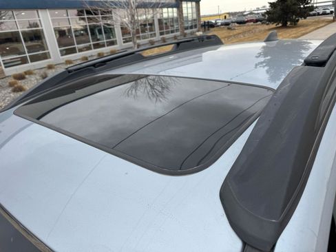 Used 2018 Subaru Outback 2.5i Limited image 19