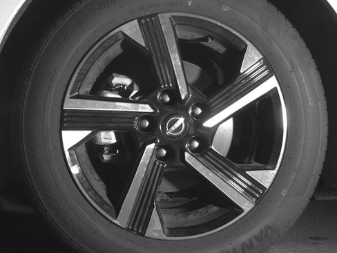 Used 2025 Nissan Sentra SV FWD image 12