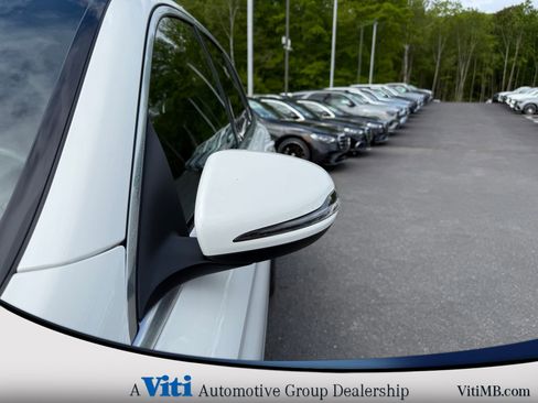 Used 2022 Mercedes-Benz GLC 300 4MATIC image 11