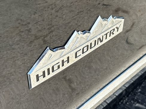 Used 2015 Chevrolet Silverado 1500 High Country w/ High Country Premium Package AWD/4WD image 6