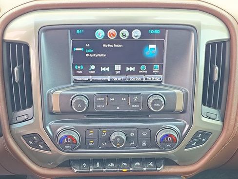 Certified 2018 Chevrolet Silverado 1500 High Country w/ High Desert Package AWD/4WD image 27