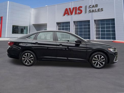 Used 2025 Volkswagen Jetta S image 7
