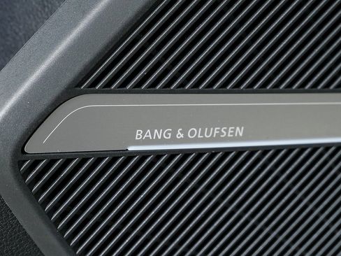 Used 2023 Audi SQ5 Prestige w/ Prestige Package image 7