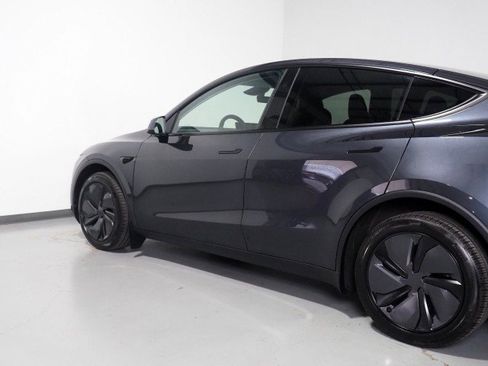 Used 2026 Tesla Model Y 2WD image 54