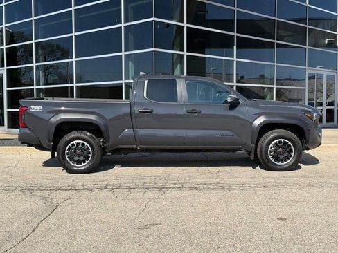 Used 2024 Toyota Tacoma TRD Off-Road w/ TRD Off Road Premium Package AWD/4WD image 2