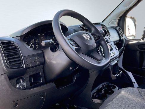 Used 2025 RAM ProMaster 2500 w/ Convenience Group image 15