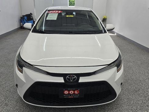 Used 2021 Toyota Corolla LE image 2