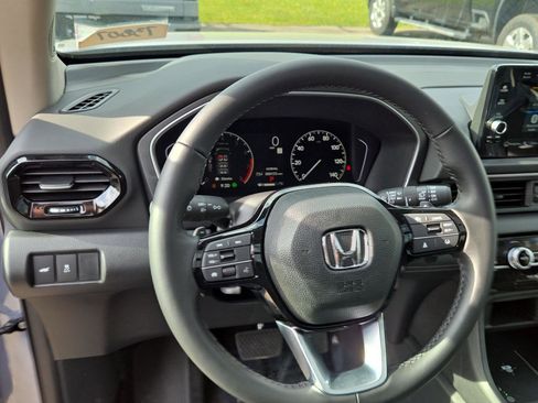 New 2025 Honda Pilot Touring image 24