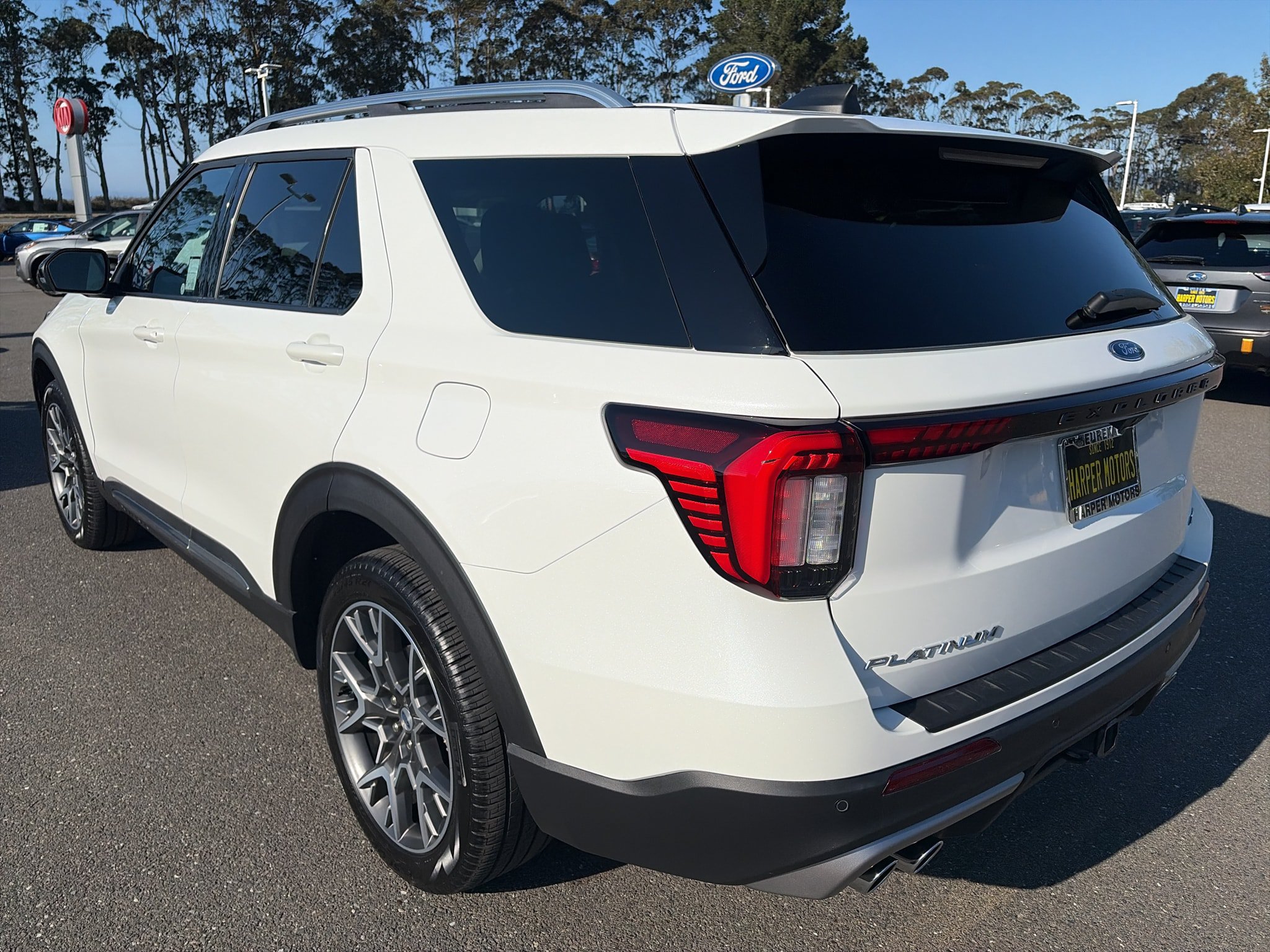 Used 2025 Ford Explorer Platinum w/ Ultimate Package AWD/4WD image 3