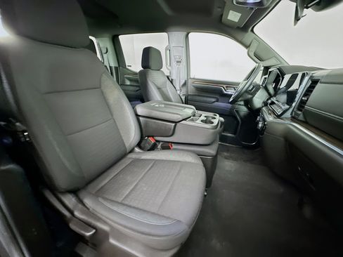 Used 2024 Chevrolet Silverado 1500 LT image 29