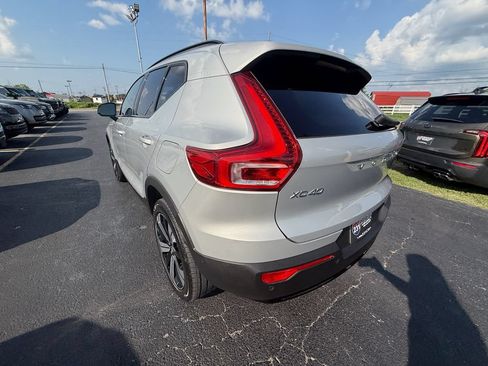 Used 2023 Volvo XC40 Recharge Plus AWD/4WD image 6