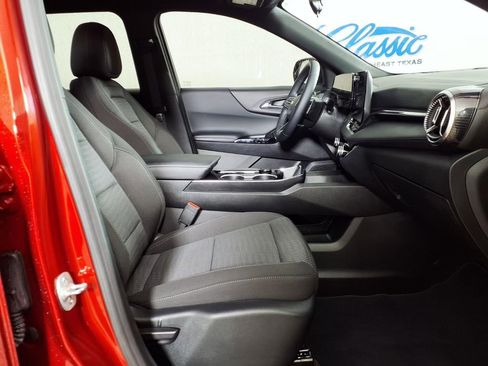 Used 2026 Chevrolet Equinox LT FWD image 12