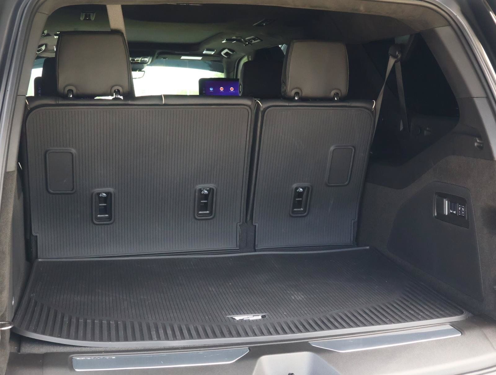 Certified 2026 Cadillac Escalade ESV Platinum Sport w/ LPO, ONYX Package AWD/4WD image 30