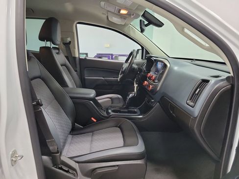 Used 2022 Chevrolet Colorado Z71 AWD/4WD image 19