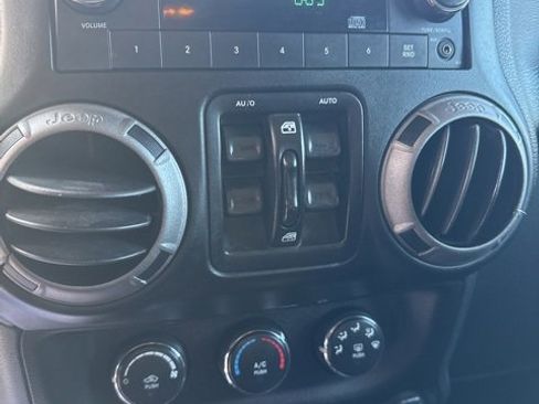 Used 2017 Jeep Wrangler Unlimited Sport w/ Quick Order Package 24S image 17