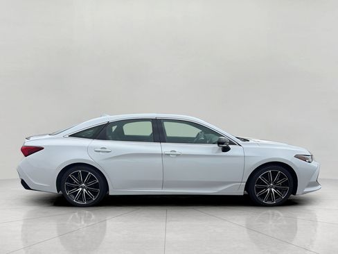 Used 2022 Toyota Avalon Touring w/ Advanced Safety Package FWD image 9