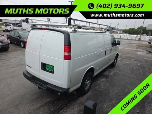 Used 2020 Chevrolet Express 3500 w/ Driver Convenience Package RWD image 2