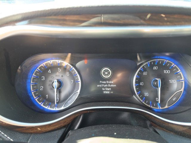 Used 2022 Chrysler Pacifica Limited FWD image 11