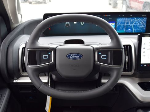 New 2026 Ford Expedition Active RWD image 8